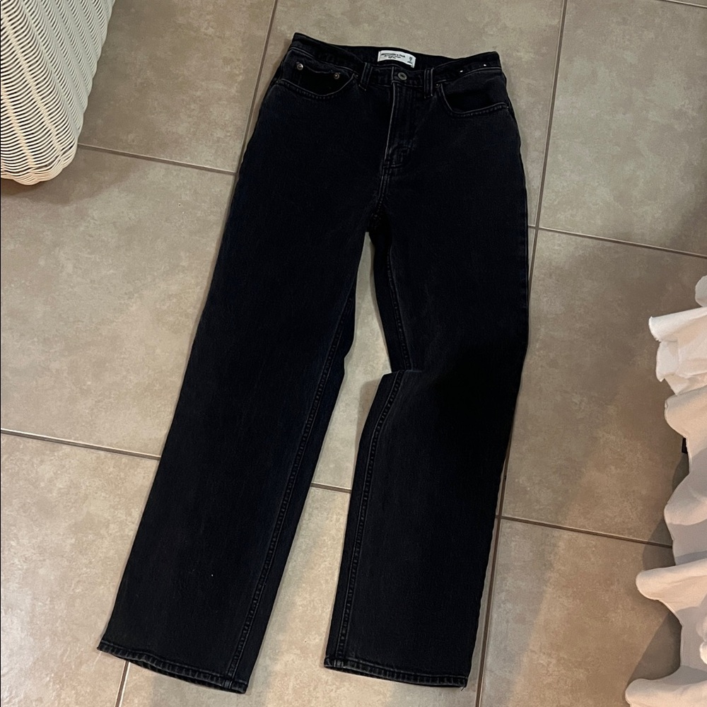 Abercrombie & Fitch The Vintage Straight High-Rise Black Jeans